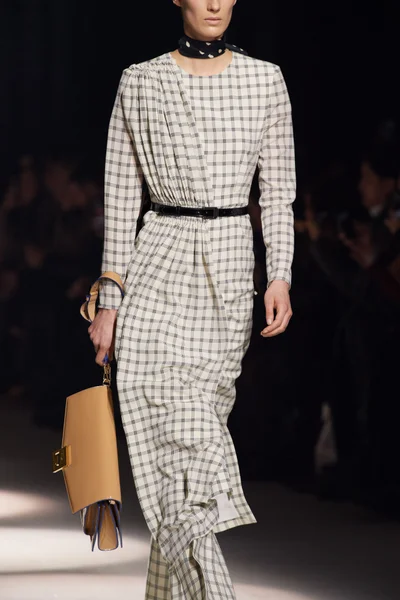 Look 5